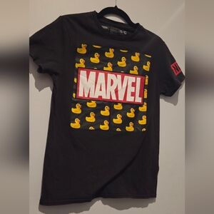 Marvel Black Tee with Yellow Duck Pattern Mens Small GUC